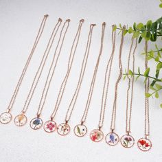 Real flower necklaces, resin flower necklaces, birthday gifts, anniversary gifts, summer gifts, anniversary gifts, preserved flower lovers gifts. Size: Approximately 0.87inches, chain length:18.50in 😉😉Note:   - All orders are ready to ship in 1-3 business day by USPS, so you will receive in about 1 week.   Please message me for any questions, thank you! :) Rose Gold Birth Flower Necklace, Rose Gold Flower Pendant Necklace, Nature-inspired, Rose Gold Flower Pendant Necklace Nature-inspired, Rose Gold Nature-inspired Flower Pendant Necklace, Flower Shaped Resin Jewelry For Gifts, Handmade Rose Gold Necklaces As Gifts, Flower Shaped Clavicle Chain Necklace As Gift, Handmade Rose Gold Necklace For Gifts, Flower Clavicle Chain Necklace As Gift