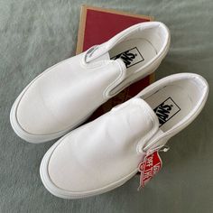 True White Vans Slip Ons. Size 6 Womens. Bought These Last Year And Never Wore Them Whoops Vans White Slip Ons Outfit, White Vans Slip On Outfit, Vans White Slip Ons, Slip On Outfit, Slip Ons Outfit, White Vans Shoes, Vans Aesthetic, Vans Slip Ons, Vans Shoes Women