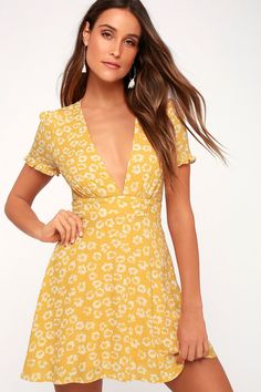 Garden Explorer Mustard Yellow Floral Print Mini Dress Elegant Dresses Classy Vintage, Yellow Floral Print Dress, Cocktail Dress Yellow, Sundresses Women, Elegant Dresses Classy, Flirty Dresses, Lulu Dresses, Ladies Dress Design, Womens Casual Outfits