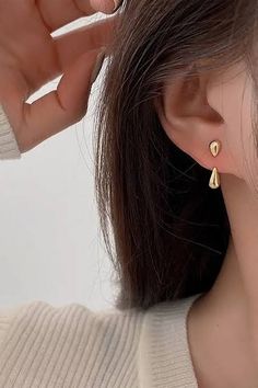 Metallic Gold Color, Enamel Stud Earrings, Crystal Earrings Wedding, Stud Fashion, Black Stud Earrings, Korean Earrings, Asymmetrical Earrings, Unusual Earrings