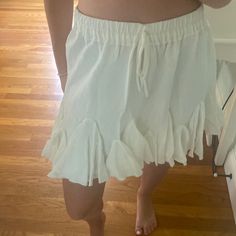 Nwt White Skirt. Size Small White Summer Skirt For Vacation, White Ruffled Skirt For Beach, White Summer Skort, Chic White Skort For Vacation, White Ruffled Skirt For The Beach, White Tiered Skirt For Vacation, Summer White Mini Skirt For Day Out, Summer Style White Mini Skirt For Day Out, Summer White Flared Skirt