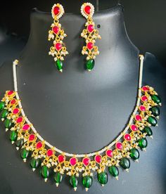 Simple and elegant jadau Pachi Kundan neckset. Lightweight Gold finish Elegant Kundan Necklace For Designer Wear, Bollywood Designer Jewelry Sets For Diwali, Festive Bollywood Designer Jewelry Sets, Bollywood Style Festive Jewelry Sets For Designer Wear, Diwali Designer Jewelry With Zari Work, Designer Zari Work Jewelry For Diwali, Traditional Kundan Temple Necklace For Designer Wear, Bollywood Style Jewelry With Zari Work For Designer Wear, Bollywood Style Designer Jewelry With Zari Work