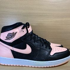 Deadstock Brand New With Box! Small Yellowing Flaw Shown In Pictures. Size Mens 15 Basketball Shoes Pink, Jordan Bred, Shoes Jordan 1, Bred 4, Tint Color, Jordan 13 Black, Jordan Retro 12, Red Jordans, White Jordans