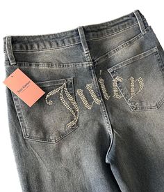 Juicy Couture Denim Jeans Size 13/31 Stretch "Lunita" Y2K Baggy High Rise Wide Leg Relaxed Bedazzled Logo Spell Out NWT. Style JC624. Comes from a smoke free and pet free environment. Next day shipping. Juicy Couture Fits, Juicy Couture Jeans, Y2k Sets, Juicy Couture Outfits, Juicy Couture 2000s, Juicy Sweatpants, Juicy Pants, Graffiti Jeans, Thrifting Aesthetic