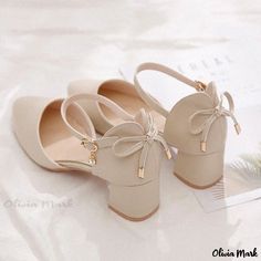 Olivia Mark - Enchanting High Heels Sandals Elegant Chunky Heels, Low Heel Dress Shoes, Womens Low Heels, Dr Shoes, Fashion Shoes Heels, Fancy Shoes, Chunky High Heels, Girly Shoes, Chunky Heels Sandals