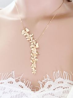 Flower Shaped Necklace With Flower Decoration For Wedding, Flower-shaped Necklace With Flower Decoration For Wedding, Flower Charm Jewelry For Wedding Gift, Flower Shaped Necklaces For Wedding And Mother's Day, Flower Shaped Necklace For Valentine's Day Wedding, Flower Shaped Necklaces For Wedding On Mother's Day, Dainty Flower Necklace For Wedding On Mother's Day, Flower Shaped Necklace For Wedding And Mother's Day, Wedding Necklace With Delicate Chain For Valentine's Day