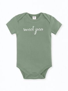 100% Organic cotton infant bodysuit in our Sweet Pea print. Tykes Corner uses certified organic baby clothing so Moms can feel at ease knowing our clothing is free of harmful chemicals and dyes. Sized 0-3, 3-6, 6-12, 12-18 months. Machine wash cold / Tumble Dry Low Remember to support small on your baby registry! Copy and paste the link or click on the Etsy icon in your Babylist app and search Tykes Corner. Casual Green Short Sleeve Bodysuit, Basic Cotton Onesie For Spring, Fitted Organic Cotton Short Sleeve Onesie, Basic Cotton Short Sleeve Bodysuit For Summer, Fitted Short Sleeve Organic Cotton Onesie, Organic Cotton Short Sleeve Bodysuit For Spring, Organic Cotton Fitted Bodysuit For Loungewear, Unisex Cotton Short Sleeve Bodysuit For Spring, Fitted Organic Cotton Bodysuit With Short Sleeves