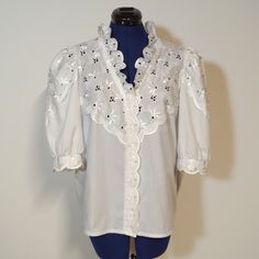 Very nice original folk blouse, with flouncy collar. The blouse is old but in very good condition. The size is app. 38/S Measurements: Bust: 100cm Waist: 100cm Length: 63cm Sleeve length: 41cm Dirndl Blouse, White Long Sleeve, Womens Clothing Tops, Blouses For Women, Tunic Tops, Tops & Tees, Sleeve Length, Collar, Etsy Uk