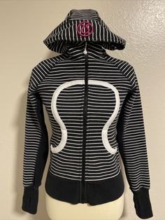 Lululemon Scuba Stripe Brisk Bloom Black White Floral Lined Zip Hoodie Jacket 4. Lululemon Activewear With Drawstring Hood For Workout, Lululemon Long Sleeve Outerwear For Streetwear, Lululemon Athleisure Sweatshirt For Sports, Lululemon Sporty Outerwear For Streetwear, Winter Workout Activewear By Lululemon, Lululemon Hooded Activewear For Workout, Lululemon Athleisure Outerwear With Drawstring Hood, Functional Lululemon Hoodie With Long Sleeves, Functional Lululemon Sweatshirt For Winter