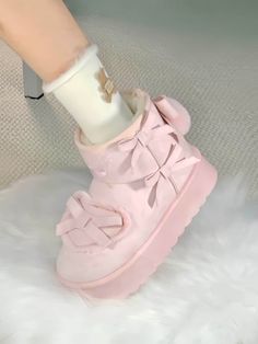 Pre-Order - Ship in 15-30 days 𝒜𝒷ℴ𝓊𝓉: Introducing the classic and adorable snow boots! Made with ultra-fine microfiber velvet on the outside, these boots are not only stylish but also super warm. The interior features high-quality faux long fur, providing excellent warmth while remaining breathable. The sweet donut embroidery on the boot shaft adds a touch of charm, while the heart-shaped plush and bow on the front are just so cute and delicate. Perfect for staying cozy and fashionable this winter! Heel Height 1.37''/3.5cm ♡ 𝓼𝓲𝔃𝓲𝓷𝓰 ♡ US Size(default) 5 5.5 6 6.5 7 7.5 8 8.5 9 9.5 10 UK 3 3.5 4 4.5 5 5.5 6 6.5 7 7.5 8 EU 35-36 36-37 36-37 37-38 37-38 38-39 38-39 39-40 39-40 40-41 41-42 CM/JP 22 22.5 23 23.5 23.5 24 24.5 25 25 25.5 26 CN 34 35 36 37 37.5 38 39 39.5 40 41 42 Donut Embroidery, Fairycore Cottagecore, Shoes Pink, Y2k Outfits, Doll Shop, Sweet Lolita, Pink Princess, 7 And 7, Snow Boots