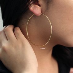 14K Solid Gold Hoop Earrings / Hoop Earrings / 20mm 25mm 40mm 50mm 60mm 70mm Hoops / Shiny Gold Hoops / Simple Gold Hoop Earrings / For Pair ≫ Product Details ◈ Handmade / Handcrafted Fine Jewelry ◈ Metal: Solid 14K Gold ◈ Gold Color: Yellow gold ◈ Diameter: 20mm, 25mm, 30mm, 35mm, 45mm, 50mm, 60mm, 70mm ≫ Please read our FAQ below for more detail. Simple Gold Hoop Earrings, Gold Moon Necklace, Crescent Necklace, Jewelry Metal, Earrings Hoop, Large Hoop Earrings, Earring Sale, Minimalist Necklace, Gold Hoops