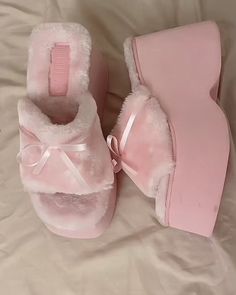 Mode Shoes, Charmmy Kitty, Dr Shoes, Cute Shoes Heels, Pink Slippers, Pink Girly Things, Girly Shoes, Aesthetic Shoes, Swag Shoes