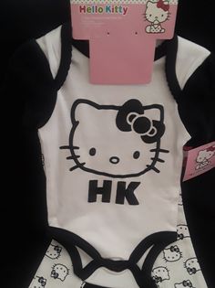 Onesie Set 6-9 Months, Cute Ruffled Bottoms Emo Baby Clothes, Hello Kitty Baby Clothes, Hello Kitty Onesie, Babysitting Kit, Mix Baby Girl, Hello Kitty Baby, Kitty Baby, Mixed Babies, Girl Clothes