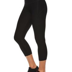 Brand New - $60 Msrp These Athletic Capris Are The Perfect Fitted Capri For When You Want To Add Some Fun And Color To Your Athleisure Wardrobe. Product Features Versatile: Reebok Workout Capris Are Perfect For Yoga, Running, And Everything In Between. Never Miss A Beat With These Bottoms. We Provide The Capris, You Provide The Lifestyle. Keep Going: The Exercise Capris Are Crafted With Quick Dry Fabric, That Is Specifically Designed To Wick Moisture From Your Skin. Stay Dry And Comfortab Go-dry Athletic Fit Leggings For Sports, Athletic Fit Go-dry Leggings For Sports, Athletic Fit Moisture-wicking Leggings For Sports, Sporty Athletic Fit Leggings For Sports, Sporty Go-dry Leggings For Jogging, Sporty Moisture-wicking Fitted Leggings, Moisture-wicking Fitted Sporty Leggings, Snug Fit Sportswear Yoga Pants For Sports, Sporty Bottoms With Medium Support For Sports