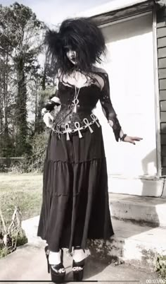 Goth Must Haves, Trad Goth Outfits Aesthetic, Goth Belt Outfit, Gothiccore Outfit, Older Goth Women, Tradgoth Outfit Women, Casual Trad Goth Outfits, Gothic Outfit Inspiration, Trad Goth Fits