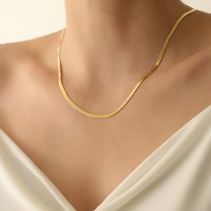 14k Snake Chain Necklace,Herringbone Chain Necklace, Flat Snake Chain Choker | Silver, Gold, Rose Gold 👀 ❤️The model is wearing the necklace in 16 inches length. ❤️Product Details ❤️Handmade / Handcrafted Fine Jewelry ❤️Metal:14K Gold Filled ❤️Chain Width: Approx. 3mm Colors: Silver Gold Rose Gold Other styles are available in our shop at https://www.etsy.com/shop/GoldPersonalized?ref=seller-platform-mcnav Please contact us if you have any questions or requests/ideas for our shop, we'd love to Gifts For My Sister, Chain Choker, Gold Filled Chain, Snake Chain, Chain Styles, Things To Buy, Metal Jewelry, Chains Necklace, Necklace Lengths