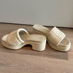 Vince Women's Margo Cord Slide Platform Sandal Never Worn Outside Only Once Around The House Size 7 Cream Rope Beige Platform Sandals For Beach Season, Cream Platform Sandals For Beach, Beach Mules With Cushioned Footbed And Medium Width, Beige Sandals With Removable Insole For Beach Season, Beige Closed Toe Platform Slippers For Beach, Closed Toe Beige Platform Slippers For Summer, High Heel Sandals With Woven Sole For Vacation, Cream Round Toe Sandals For Beach Season, Summer Platform Slippers With Stacked Heel