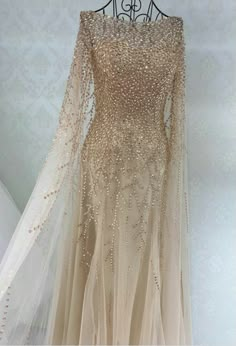 Floor-length Gown With Boned Bodice For Banquet, Floor-length Ball Gown With Boned Bodice For Banquet, Wedding Dress With Long Train For Prom Season Banquet, Luxury Wedding Dress With Long Train For Banquet, Long Train Wedding Dress For Banquet And Prom Season, Glamorous Gown With Boned Bodice For Banquet, Long Train Evening Dress For Banquet During Prom Season, Floor-length Evening Dress With Boned Bodice For Banquet, Floor-length Boned Bodice Evening Dress For Banquet