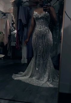 Long Prom Dresses Black Women, Grey Wedding Dress Black Women, Fairytail Prom Dresses, Silver Dress Birthday Outfit, Grey Birthday Dress, Silver Diamond Prom Dress, Corset Prom Dress Black Women, Silver Sweet 16 Dress, Prom Dress Inspiration Black People