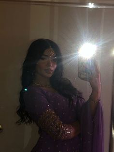 Indian Baddie, Brown Girl Aesthetic, Eid Pics, Desi Things, Indian Fits, Desi Dress, Desi Vibes, Desi Love, Desi Fits