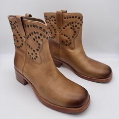 Free People Boots Womens Size 9 Leather Harmony Studded Ankle Bootie Chunky Boho --Size = 9 --Condition = New In Box **Some Minor Imperfections Casual Moto Boots With Stacked Block Heel, Moto Boots With Reinforced Heel And Almond Toe, Almond Toe Moto Boots With Reinforced Heel, Spring Leather Moto Boots With Stacked Heel, Casual Closed Toe Boots With Studded Rubber Outsoles, Casual Boots With Studded Rubber Outsoles And Closed Toe, Leather Moto Boots With Stacked Heel For Spring, Studded Leather Ankle Boots, Casual Moto Boots With Stacked High Heel