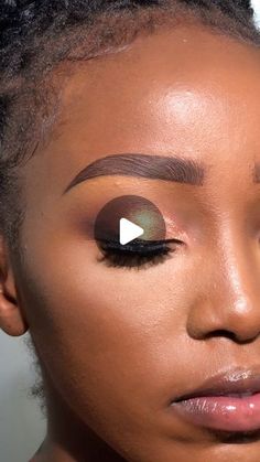 12K likes, 30 comments - glam_by_washe on December 12, 2023: "Eyeshadow Tutorial 🤌🏼 . . . . . . #makeupartist #makeupforblackwomen💋 #eyeshadowpalette #eyeshadowtutorial #kenyanmua🇰🇪 #nairobimakeupartist". Eye Shadow For Black Women, Quick Eyeshadow Looks, Fall Eyeshadow Looks Step By Step, Eye Shadow Tutorial Step By Step, Dark Skin Eye Makeup, Eyeshadow For Dark Skin, Eye Shadowing Tutorial, 2023 Eyeshadow, Eyeshadow Black Women