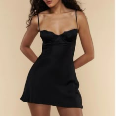 Size Medium Fits Size 4-6 Fits B-C Cup With Adjustable Attachment In The Back 100% Silk Never Worn - Perfect Condition Slip Lining And Invisible Zipper Underwire Slip Dress, Mirror Palais Underwire Slip Dress, Mirror Palais, Body Dress, All Black Outfit, Music Fashion, Black Wrap Dress, Hoco Dresses, Party Looks