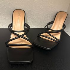 Nwot- Never Worn Perfect Condition Make Me An Offer! Black Strappy Sandals Heels, Bella Marie, Platform Shoes Heels, Strappy Pumps, Black Strappy Sandals, Black Block Heels, Womens Chunky Heels, Platform Mary Janes, Platform Stilettos