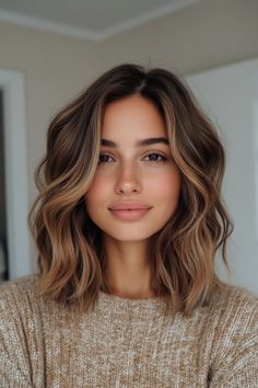 Click for More ➡️ | Save for Later ❤️  Effortless beach waves pair perfectly with warm caramel and honey balayage, creating a relaxed and sunlit vibe. (Shoulder-Length Cut with Beach Waves and Warm Balayage - Shoulder Length Hairstyle Ideas) Mom Balayage Hair, Short Hair Styles Middle Part, Shoulder Length Hair Beach Waves, Mid Length Lob With Layers, Thick Hair Shoulder Length Haircut, Medium Hair Beach Waves, Shoulder Length Hair Shag, Warm Brown Hair Balayage, Shoulder Length Hair Brunette