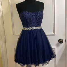 Gorgeous Midnight Blue Cocktail Dress Beaded /Rhinestone-Like Detail At Waist Sparkle Tule. Short/Sleeveless About 18” Length From Waist. Starry Night Homecoming Dress, Quince Dark Blue, Quince Damas Dresses, Dresses Midnight Blue, Blue Sparkle Dress, Royal Blue Party Dress, Blue Sparkly Dress, Midnight Blue Dress, Quinceañera Ideas