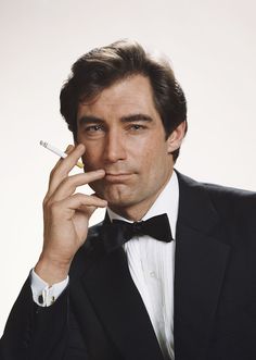 Timothy Dalton, James Bond 007. Living Daylights, The Living Daylights, Secret Service Agent