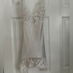 Beautiful Nwot Victoria’s Secret White Lace Slip Dress Sz L Perfect For A Bride Bridal Shower Display Or Wedding Honeymoon V-neck Lace Trim Nightgown For Wedding, V-neck Wedding Nightgown With Delicate Lace, Feminine Lace Trim Slip For Wedding Night, Feminine Wedding Night Slip With Lace Trim, White Lace Nightgown For Wedding, V-neck Lace Slip Dress For Wedding Night, White Lace Wedding Nightgown, V-neck Delicate Lace Nightgown For Wedding, Lace Slip Dress With Lace Back For Wedding