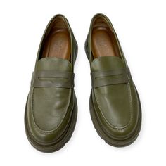 Brand: FRANCO SARTO Style: SHOES FLATS Color: GREEN Size: 6.5 SKU: 101-101161-83103 CONDITION: GENTLY USED Green Slip-on Loafers, Green Leather Sole Slip-on Loafers, Green Slip-on Loafers With Rubber Sole, Green Slip-on Loafers With Round Toe, Green Slip-on Loafers With Leather Sole, Casual Green Loafers With Round Toe, Green Slip-on Closed Toe Loafers, Green Slip-on Casual Loafers, Green Closed Toe Leather Sneakers