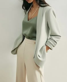 Business Outfits Women, Beige Pants, Wedding Guest Outfit Summer, Meryl Streep, Casual Work Outfits