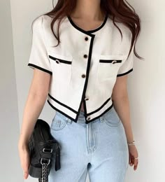 Thrifted Clothes, Cl Fashion, 2021 Fashion Trends, Office Shirt, Live Selling, Coat Trends, Fancy Tops, On Live, Estilo Preppy