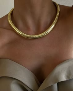 Thick, snake chain textured metal necklace Necklace is 18” long and 12mm thick Made from Brass Plated Gold Also available in Silver Available in a thinner version here Lobster clasp closure Necklace is 100% nickel-free and cadmium-free 1 year warranty Packaged in Luv Aj branded gift boxes Snake Necklace Gold, Big Gold Necklace, Thick Gold Necklace, Statement Gold Necklace, Amanda Thomas, Thick Gold Chain, Thick Necklace, Glam Jewelry, Gold Snake Chain