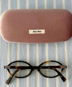 Miu Miu Logo, Miu Miu Glasses, Glasses Inspiration, Stylish Glasses, Acetate Sunglasses, Blue Lenses, Kate Moss, Looks Vintage, Eye Glasses