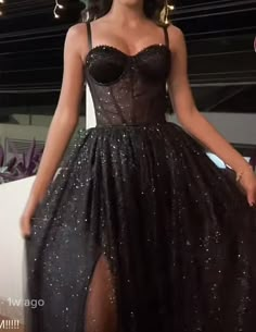 Stunning Dresses Gowns, 18th Birthday Dress, 18th Birthday Outfit, Prom Dress Inspo, Deb Dresses, Classy Prom Dresses, Tight Dress Outfit, Prom 2024, Stunning Prom Dresses