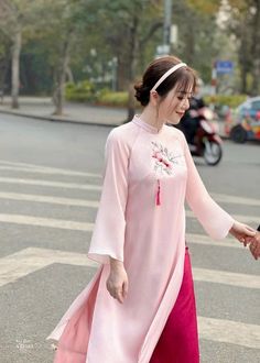 Very elegant design Silk Long Sleeve Pink Sets, Pink Silk Long Sleeve Sets, Pink Silk Evening Set, Chic Pink Sets For Festive Occasions, Festive Chic Pink Sets, Elegant Pink Ao Dai For Formal Occasions, Festive Pink Ao Dai For Formal Occasions, Pink Fitted Silk Sets, Long Pink Feminine Dress