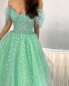 Green Ball Gown For Prom Season Party, Green Ball Gown For Party And Prom Season, Fitted Tulle Ball Gown For Bridesmaid, Green Sweetheart Neckline Ball Gown For Party, Elegant Sleeveless Fairy Dress For Prom, Princess Style Evening Dress With Sweetheart Neckline, Tulle Evening Dress With Sweetheart Neckline For Banquet, Fitted Ball Gown With Sweetheart Neckline, Princess Style Bridesmaid Dress With Sweetheart Neckline