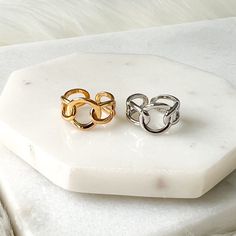 Keilani Ring is a cool, stylish ring that is so edgy and statement making. This ring features a continuation of linking circles. 925 Silver Stamp on the inside of the ring Size adjustable Stylish Rings, 925 Silver Ring, The Ring, 925 Silver Rings, Gold Plating, Circles, Silver Ring, 925 Silver, Ring Size