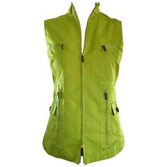 Chic mid 1990s never worn CAROLINA HERRERA Size 8 lime green cargo vest! Wonderful tailored fit, with four buttoned pockets on the front. Luxurious silk (55%) and cotton (45%) makes for the perfect weight. Zipper up the front. Great alone or layered. Comes with two extra buttons. In great condition. Made in Italy Marked Size US 8 Measurements: 36-38 inch bust 30 inch waist Gilet Cargo, Green Cargo Vest, Vintage Vests, 90s Vest, Chiffon Jacket, Silk Vest, Beaded Jacket, Cargo Vest, Green Vest