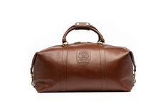 With its classically handsome looks and expandable design, the Cavalier II is your trusty partner for everything from short business trips to weekend getaways. Luxury Leather Bag, Vintage Suede Jacket, Leather Duffel Bag, Chestnut Leather, Shaving Kit, Leather Duffel, Leather Duffle Bag, Leather Travel Bag, Leather Duffle