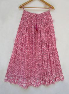 "ITEM DESCRIPTION vintage geometrical printed cotton long maxi skirts - broomstick style bohemian look maxi skirts Material: 100% cotton cambric soft crinkled fabric Length: - 38 inch long Waist :-28.00 inch full (14 inch half) 28 inch relaxed can stretch up to 50 inch Size: free size (fit to all) PRODUCT NAME: - Long Women Maxi skirts Ladies Vintage Long skirts Company Return Policy: Please write for more information to my email directly CHOOSE \"ASK SELLER QUESTION \" payment policy:- we accep Traditional Maxi Skirt For Spring Beach Outings, Flowy Cotton Ankle-length Maxi Skirt, Cotton Ankle-length Maxi Skirt For Summer, Traditional Cotton Maxi Skirt For Beach, Traditional Long Maxi Skirt For Beach, Traditional Summer Skirt For Vacation, Traditional Skirt For Summer Vacation, Traditional Summer Vacation Skirt, Traditional Summer Flowy Maxi Skirt