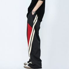 Get ready to hit the streets in style with our Street Stitching Quick-Drying Sweatpants. Perfect for the urban adventurer, these sweatpants are designed with quick-drying fabric to keep you cool and comfortable on the move. Stand out from the crowd with our unique street stitching detail. Features: -85% Polyester -Adjustable Waistband -Solid Color -MId-rise waist -Regular fit