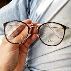 Glasses For Round Faces, Cute Glasses Frames, Classy Glasses, Glasses Frames Trendy, Hipster Glasses, Dior Model, Glasses Trends, Womens Glasses Frames, Glasses Fashion Women