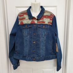 Brand: Frye And Co. Item: Denim Jean Jacket, Metal Buttons With A Southwestern, Aztec, Western Print Accent. Trucker Jacket. Yellowstone. Condition: New With Tags Color: Denim Blue Tag Size: Xxl Measurments: See Pictures To Assist With Sizing. Please View All Pictures For Item Details And Condition As They Are Part Of Item Description. Casual Fall Outerwear For Rodeo, Western Denim Jacket With Pockets For Winter, Western Style Dark Wash Outerwear With Pockets, Medium Wash Outerwear For Rodeo In Fall, Western Style Cotton Denim Jacket For Fall, Bohemian Denim Jacket With Pockets For Fall, Fall Rodeo Denim Jacket In Medium Wash, Western Denim Outerwear With Pockets, Americana Long Sleeve Winter Outerwear