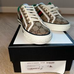 New Never Worn Outfit With Gucci Sneakers, Gucci Shoes Outfit, Gucci Shoes Women, Gucci Ace Sneakers, Brown Leather Sneakers, Hightop Sneakers, Black Jeans Outfit, Gucci Sneakers, Shoes Gucci