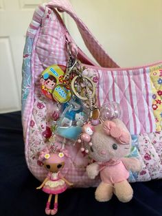 Bag With Trinkets, Purse Trinkets, Bag Trinkets, Trinkets Aesthetic, Purse Decor, Cute Trinkets, Japan Bag, Purse Aesthetic