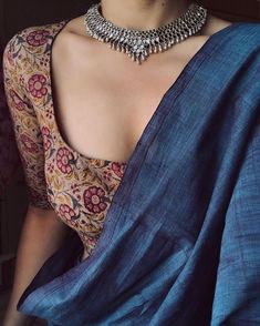 Saree Jackets, Saree Blouse Styles, Saree Blouses Designs, Indian Sari Dress, Saree Floral, Cotton Saree Blouse, Saree Jewellery, Blouses Designs, Cotton Saree Designs